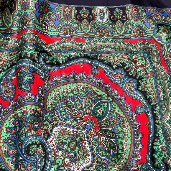 ❤️ Italian Paisley Scarf – The Rack Collection - Picture 2 of 16